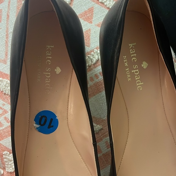 Kate Spade - New Flats size 10 Black. Casual detailed Symbol on front - Picture 2 of 4